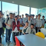 Hào hứng của các sinh viên tham quan doanh nghiệp Glassegg