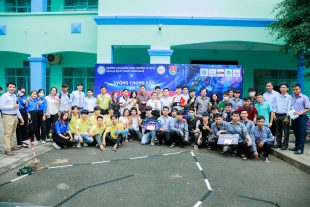 Đội khoa CNTT đạt giải nhất cuộc thi “Đua Xe Mô Hình”