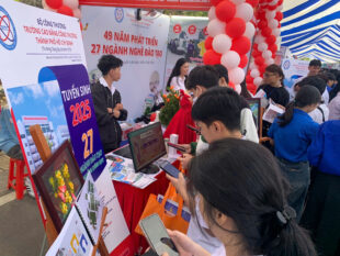 TUYỂN SINH 2025: NGÀNH TRUYỀN THÔNG VÀ MẠNG MÁY TÍNH